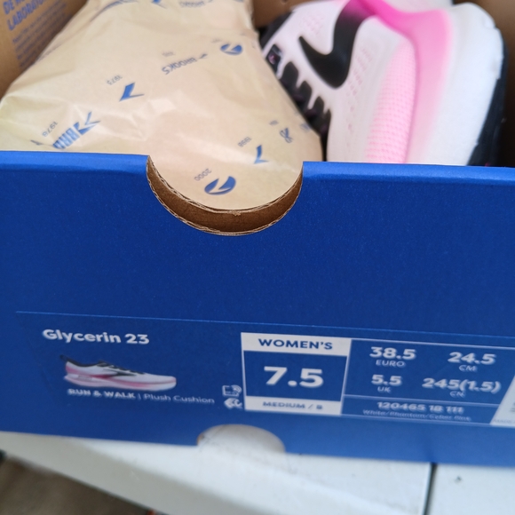 Brooks Women's Pink Running Shoes - Picture 10 of 10